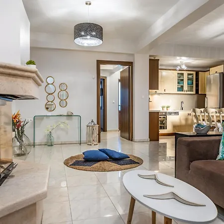 Luxurious With Private Pool Villa Makry Gialos (Crete)